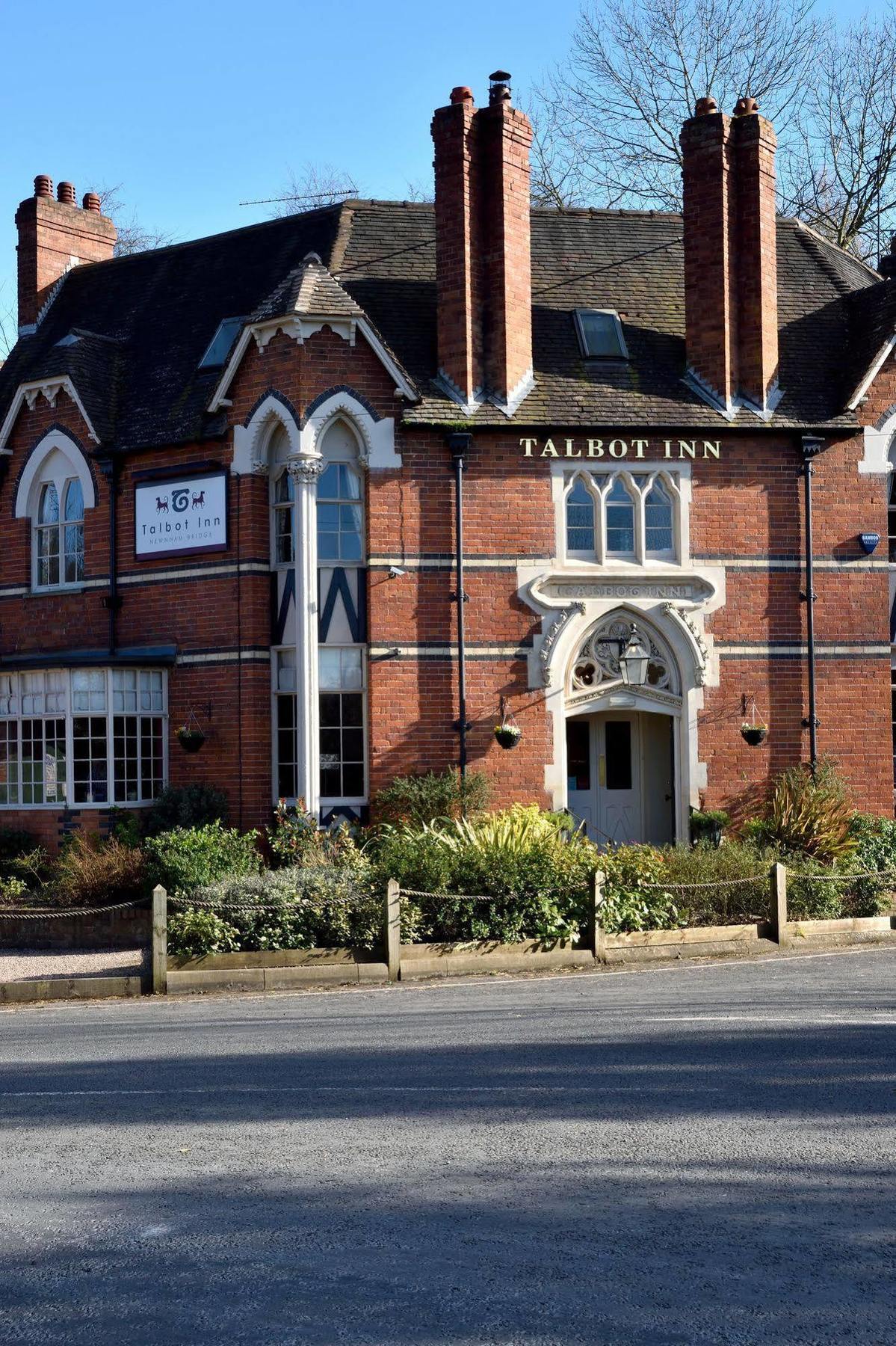 The Old Hunting Lodge At The Talbot Inn Tenbury Exterior photo